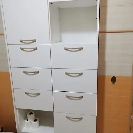 Dina's Place Apartmán *