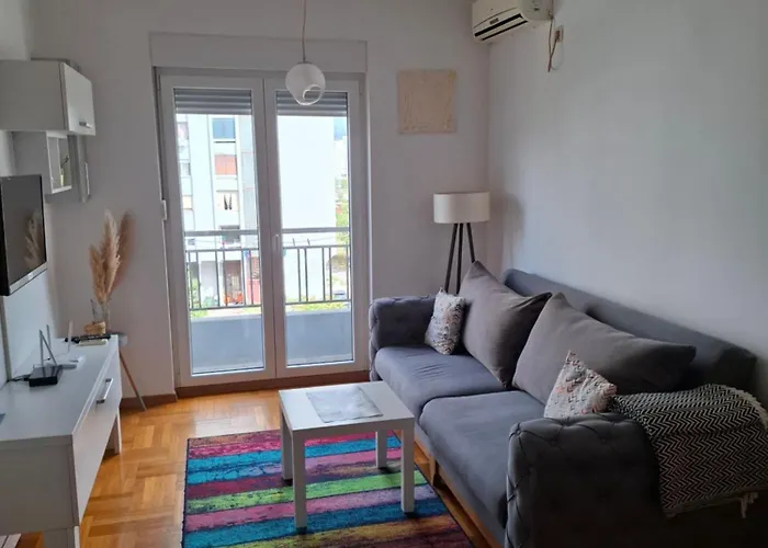 Апартаменти Dina's Place Подгориця